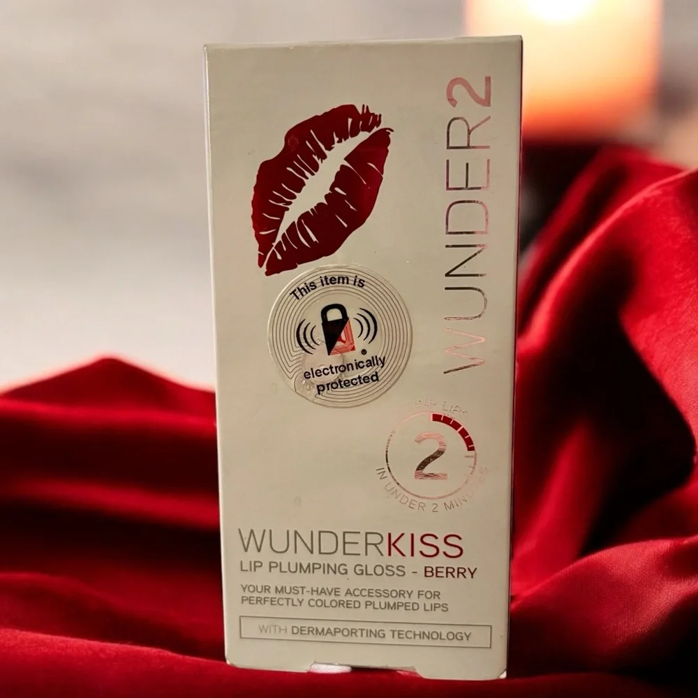 💎 WUNDER2 LIPS Makeup Lip Plumping Lip Gloss Shade Berry New In Box Wunderbrow